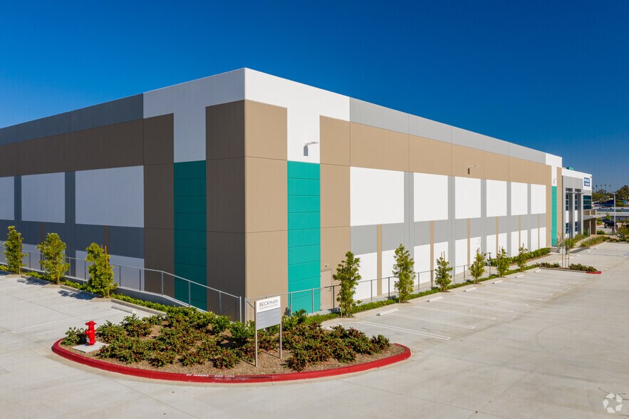 More Photos Of 4278 N Harbor Blvd, Fullerton Warehouse For Lease
