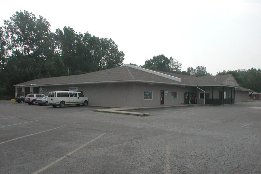 Primary Photo Of 6000 Lakeshore Rd, Fort Gratiot General Retail For Lease