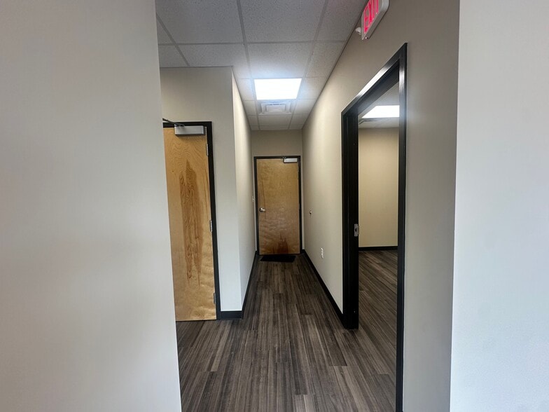 More Photos Of 4830 Marsett Pky, Cumming Light Manufacturing For Lease
