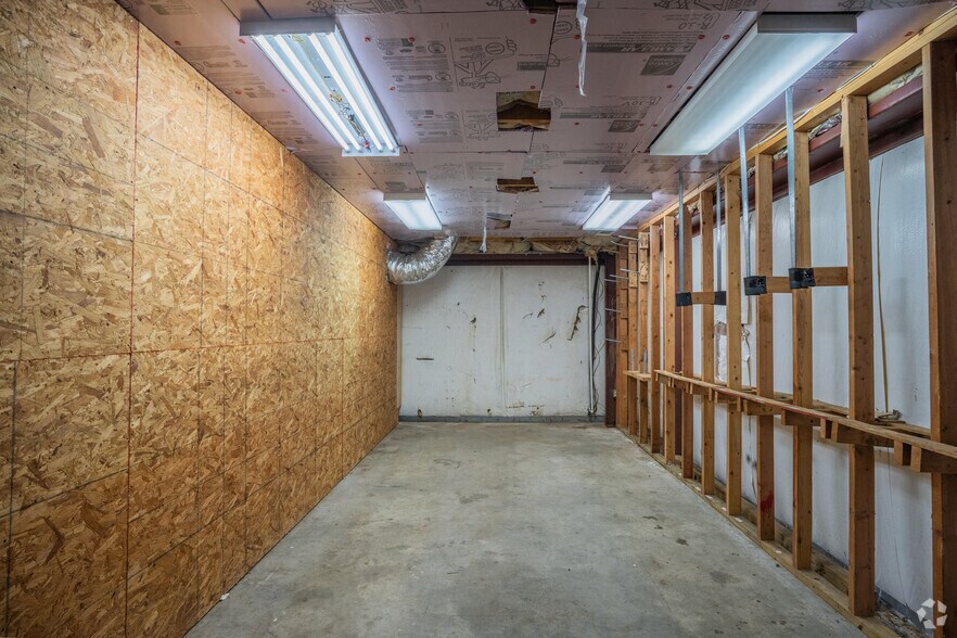 More Photos Of 9296 S Main St, Jonesboro Service For Sale