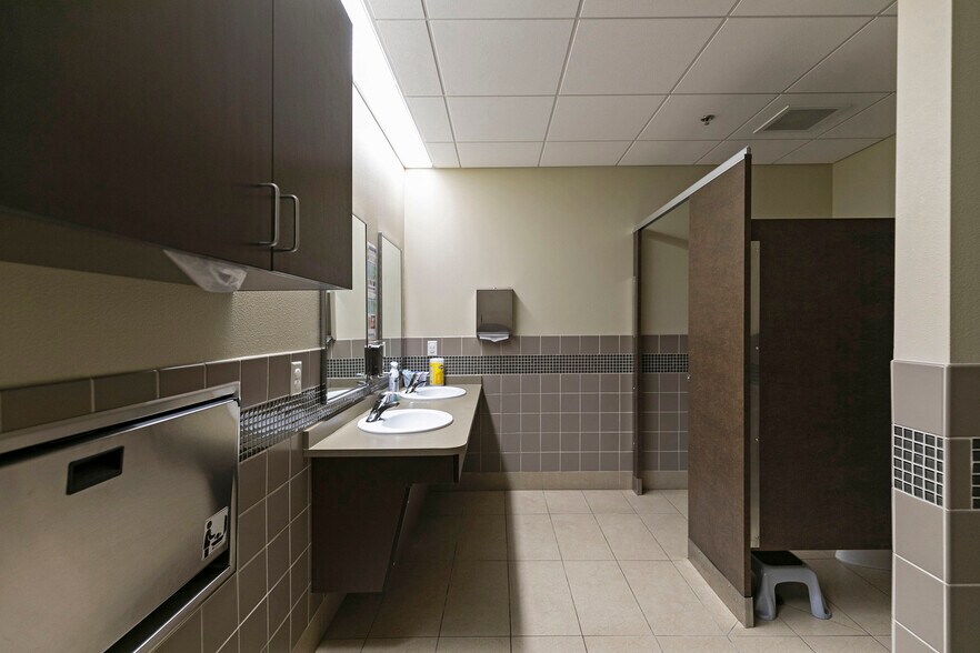 More Photos Of 2606 South Ave W, Missoula Shelter For Sale
