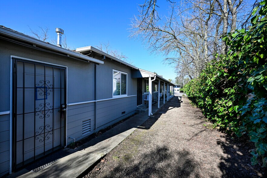 More Photos Of 110 Ruth Ct, Sacramento Apartments For Sale