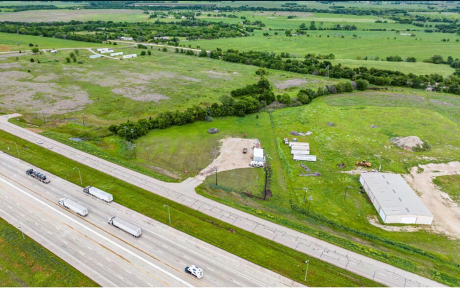 More Photos Of 15508 Interstate 35 North Frontage Road, Elm Mott Land For Sale