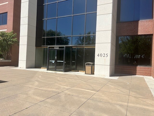 More Photos Of 4025 Woodland Park Blvd, Arlington Office For Lease