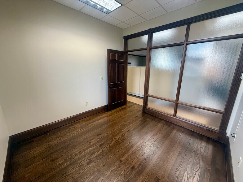 More Photos Of 15 W Center St, Lawrenceburg Coworking Space