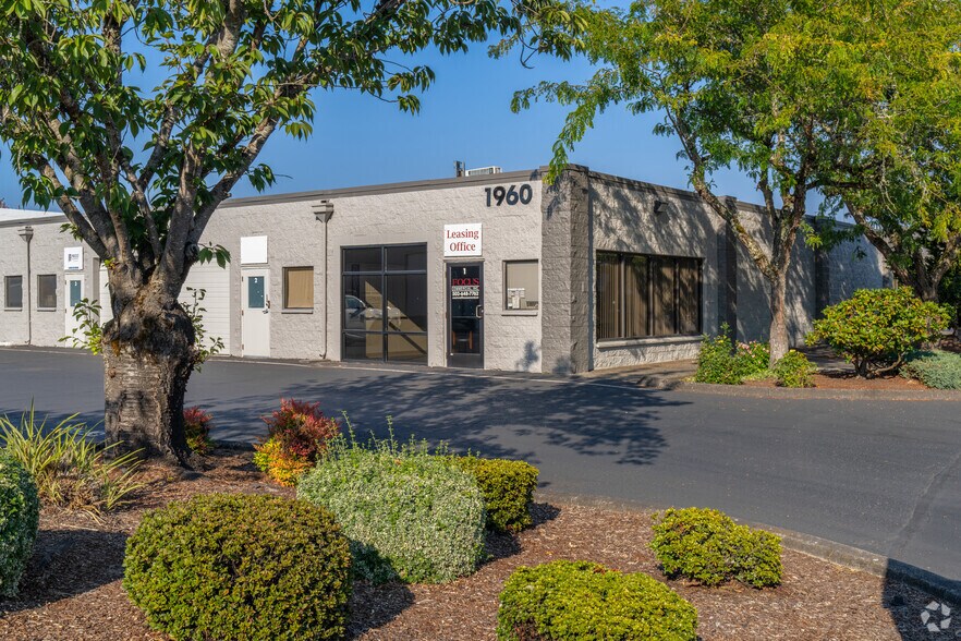 More Photos Of 1960 NE 25th Ave, Hillsboro Distribution For Lease