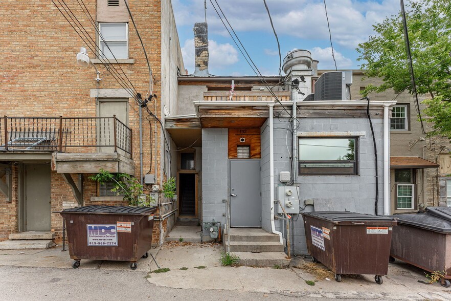 More Photos Of 132 N State St, Belvidere Restaurant For Sale