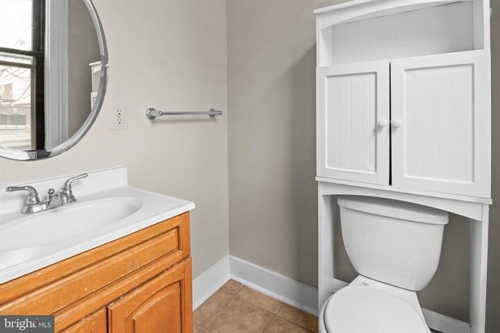 More Photos Of 2112 Fleet St, Baltimore Bar For Sale