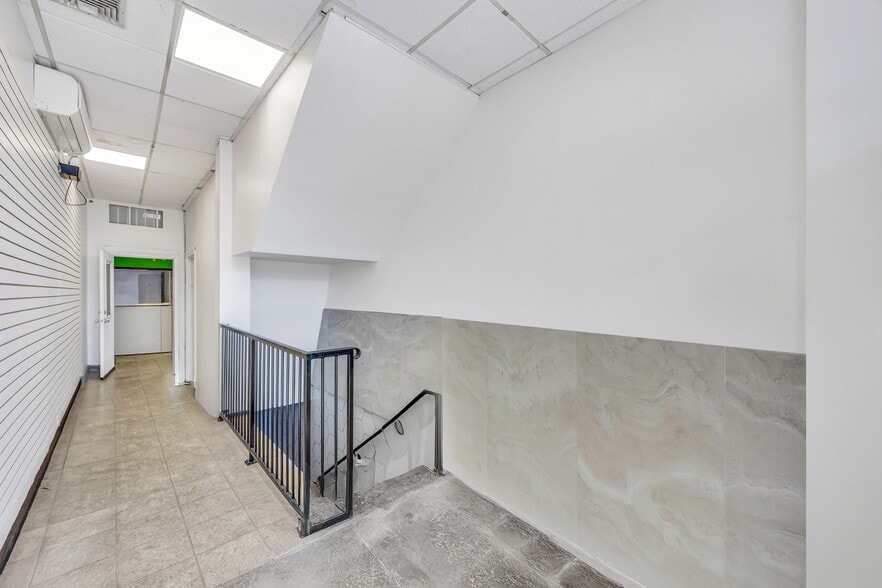 More Photos Of 28 Main St, Hempstead Storefront Retail Residential For Lease