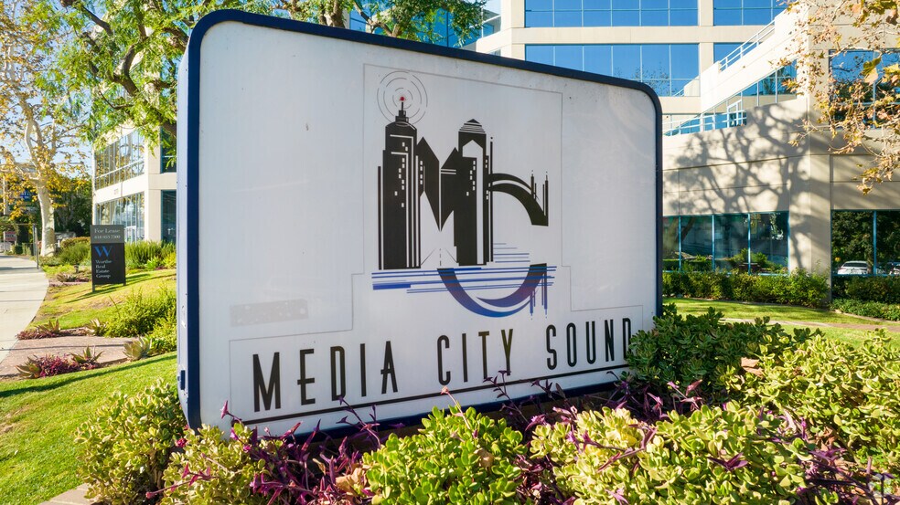 More Photos Of 12711 Ventura Blvd, Studio City Office For Lease