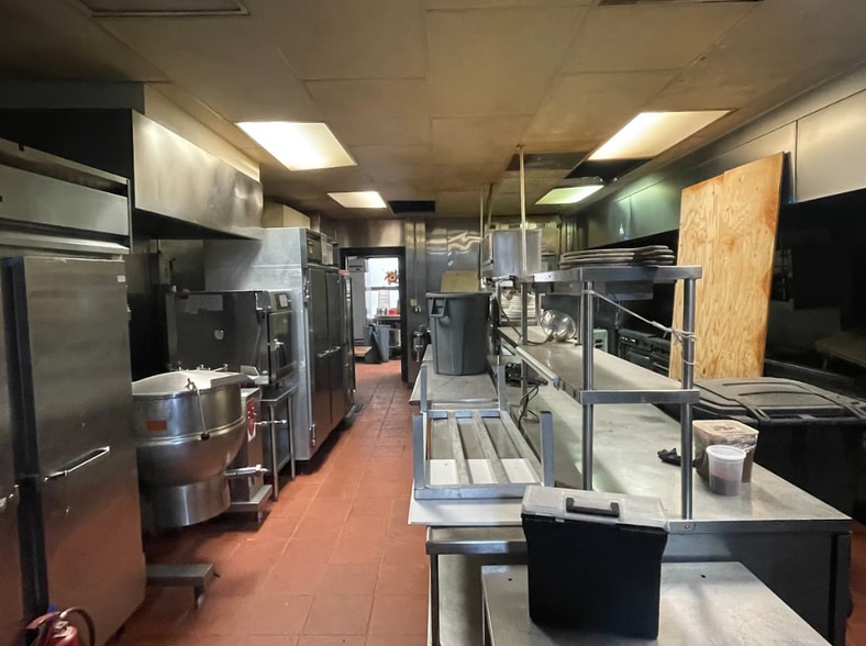 More Photos Of 254 5th Ave, Brooklyn Storefront Retail Residential For Lease