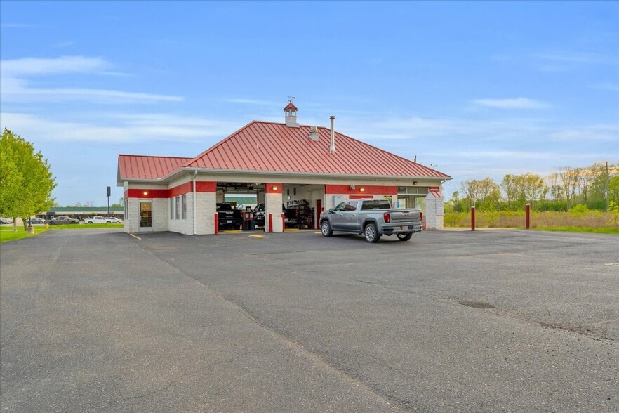 More Photos Of 1000 Shortcut Rd, Marine City Freestanding For Sale