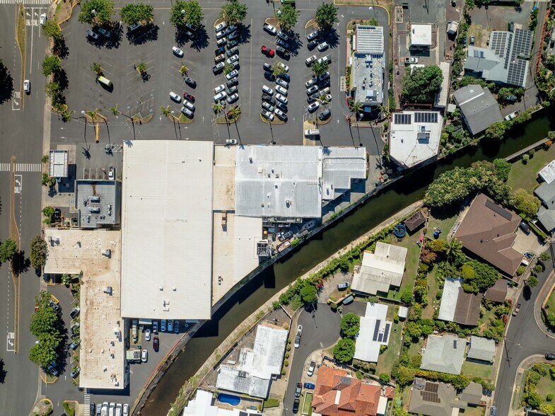 More Photos Of 549 Halemaumau St, Honolulu Restaurant For Sale