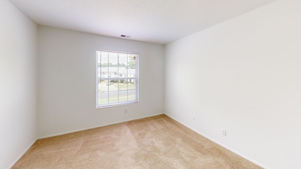 More Photos Of 240 Grovewood Pl, Beech Grove Apartments For Sale
