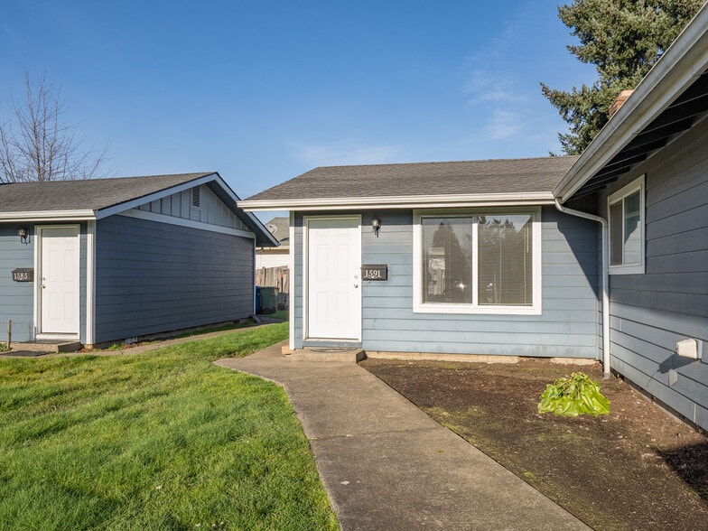 More Photos Of 1581 James St, Woodburn Multifamily For Sale