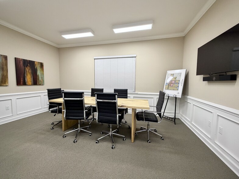 More Photos Of 5908 Hillside Heights Dr, Lakeland Medical For Sale