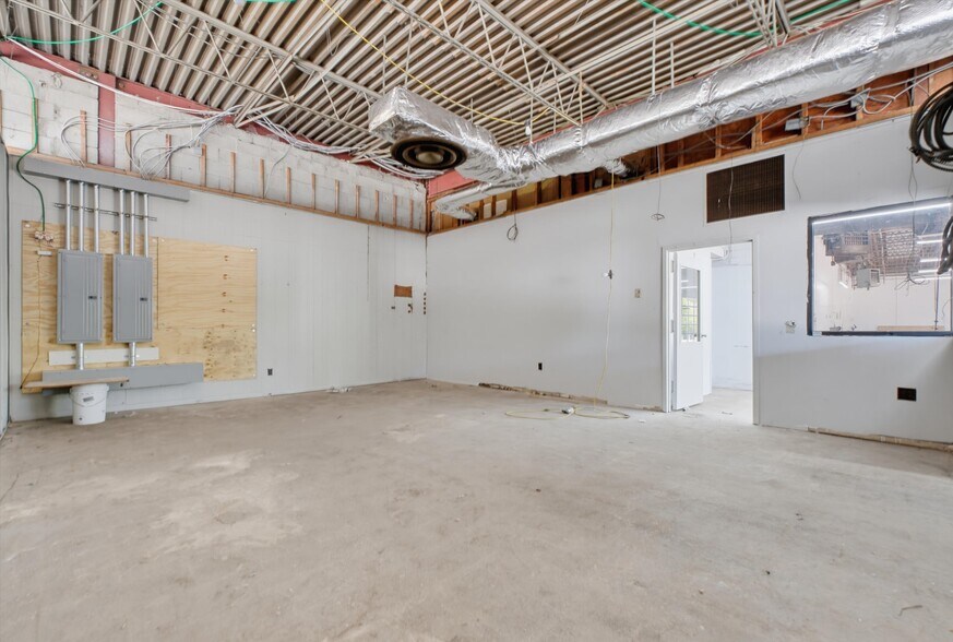 More Photos Of 1366 E Main St, Shrub Oak Unknown For Lease