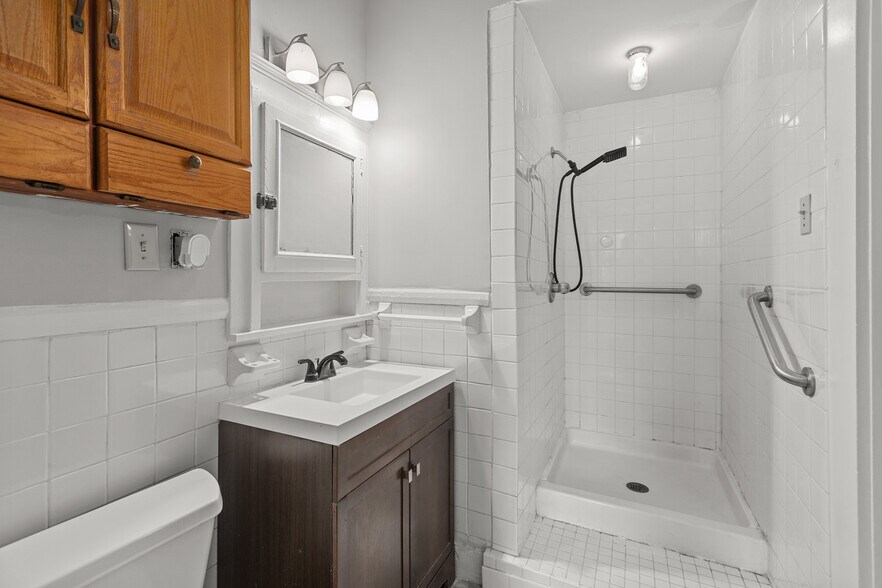 More Photos Of 514 Wapping St, Frankfort Multifamily For Sale