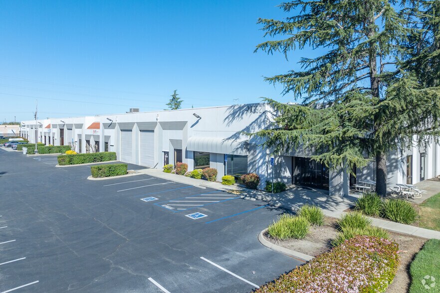 More Photos Of 3920 W Capitol Ave, West Sacramento Warehouse For Sale