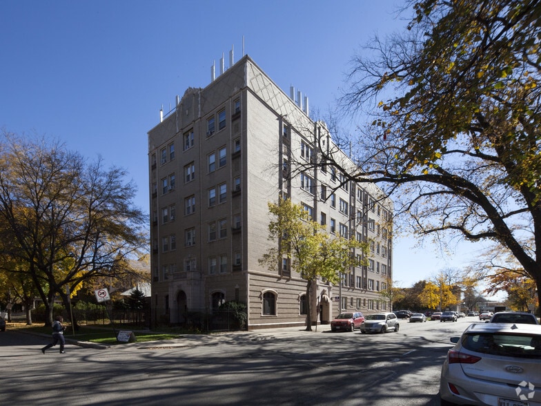 More Photos Of 525 N Austin Blvd, Chicago Apartments For Sale