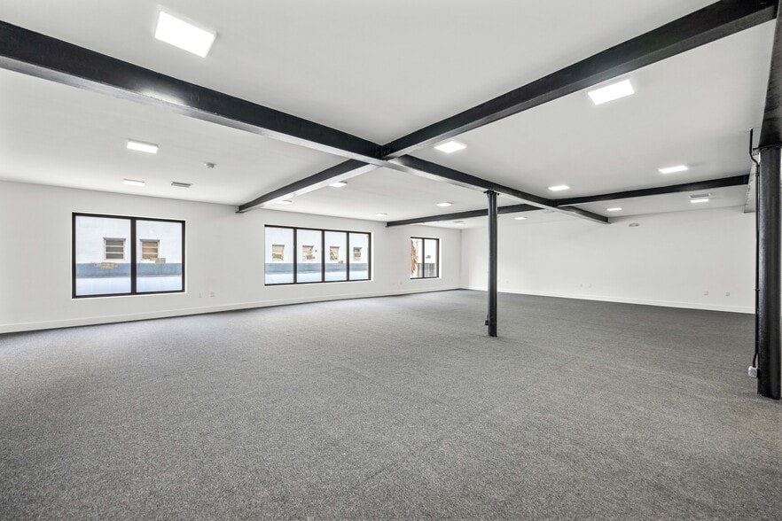 More Photos Of 129 N Miami Ave, Miami Restaurant For Lease