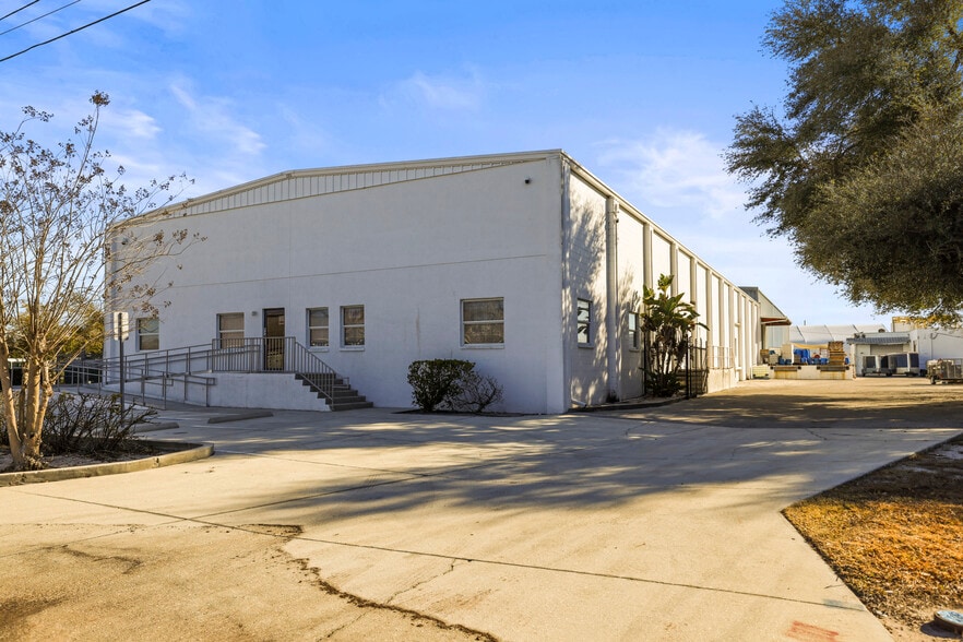 Primary Photo Of 1555 Sunshine Dr, Clearwater Warehouse For Sale