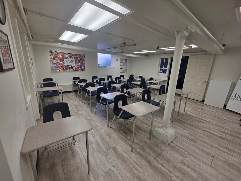More Photos Of 1232 W Thorndale Ave, Chicago Schools For Sale