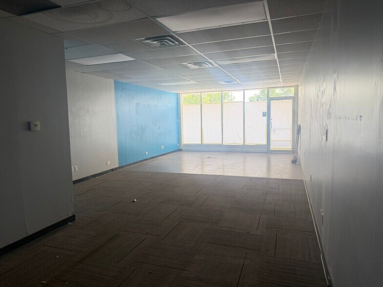 More Photos Of 2715 S Colorado Blvd, Denver Unknown For Lease