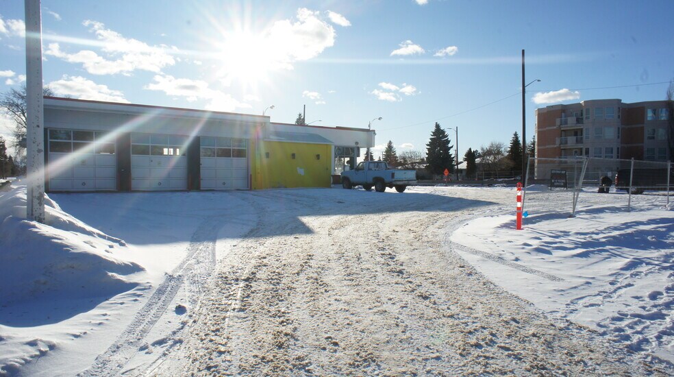 More Photos Of 9145 156 St NW, Edmonton Auto Repair For Sale