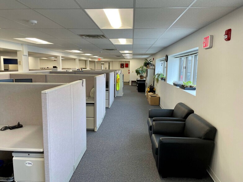 More Photos Of 249 Western Ave, Augusta Office For Sale