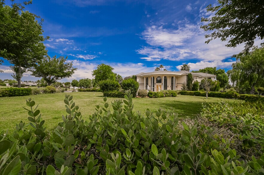 More Photos Of 6629 S Pecos Rd, Las Vegas Horse Stables For Sale