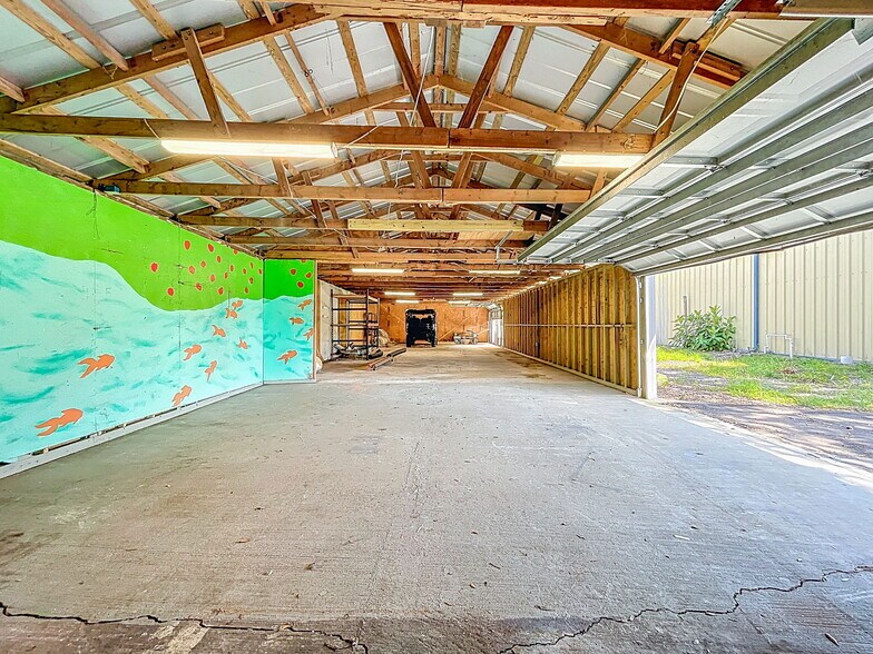 More Photos Of 112 N Mulrennan Rd, Valrico Warehouse For Sale