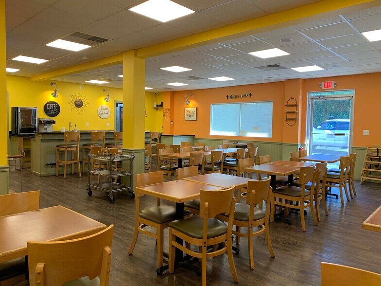 More Photos Of 215 E Main St, Plymouth Restaurant For Sale