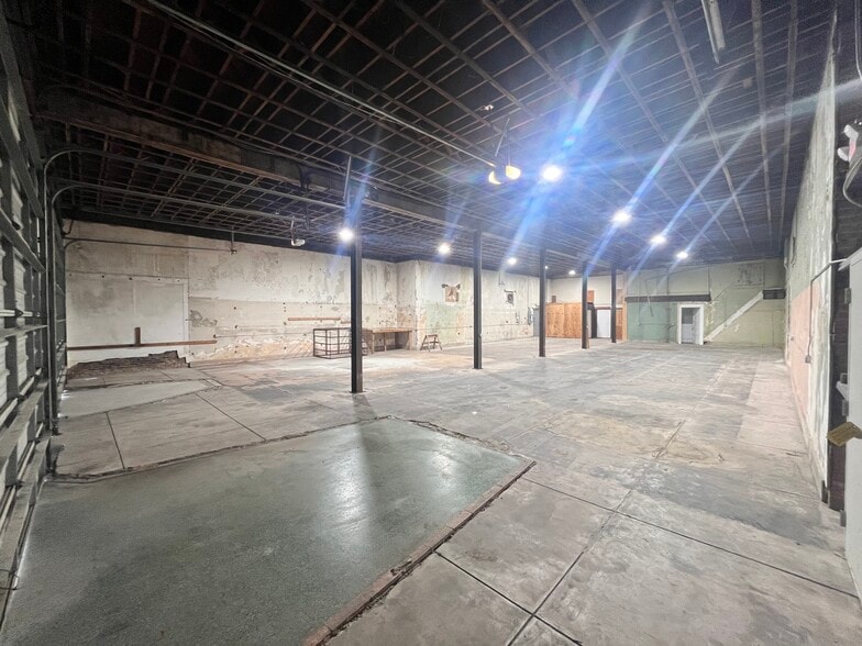 More Photos Of 400 Procter St, Port Arthur Warehouse For Lease