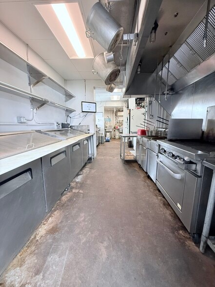 More Photos Of 4815 N Nebraska Ave, Tampa Convenience Store For Lease