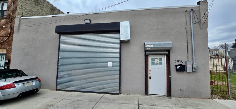 Primary Photo Of 2916 N Croskey St, Philadelphia Flex For Sale