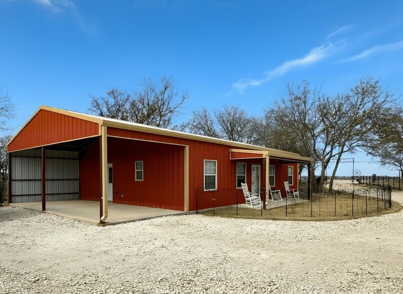 More Photos Of 5871 Milam Rd, Denton Flex For Sale