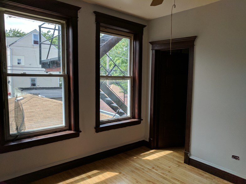 More Photos Of 2318 S Homan Ave, Chicago Apartments For Sale