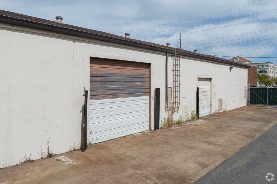 More Photos Of 3500 Power Inn Rd, Sacramento Warehouse For Lease