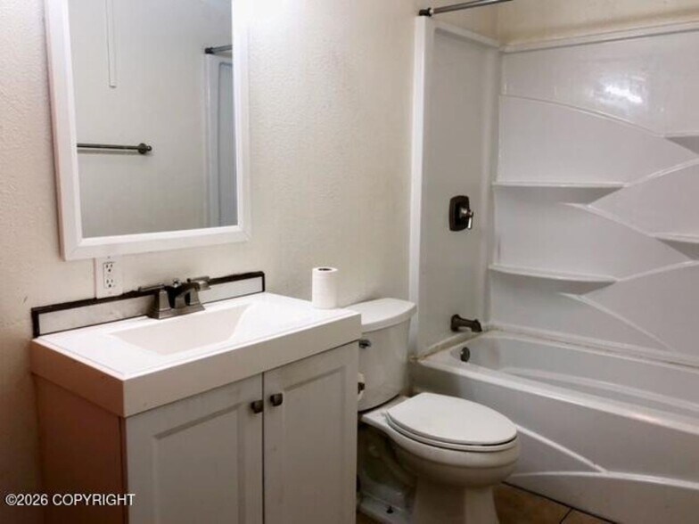 More Photos Of 513 E 15th Ter, Anchorage Apartments For Sale