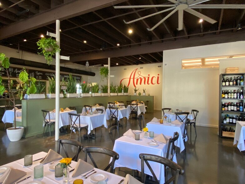 More Photos Of 7899 Cottage Hill Rd, Mobile Restaurant For Sale