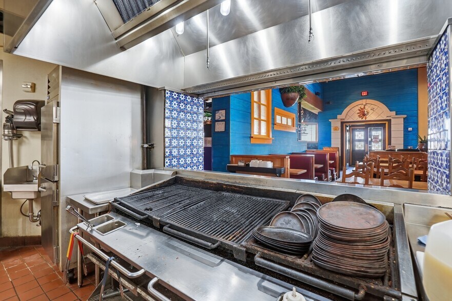 More Photos Of 1331 E North St, Rapid City Restaurant For Sale