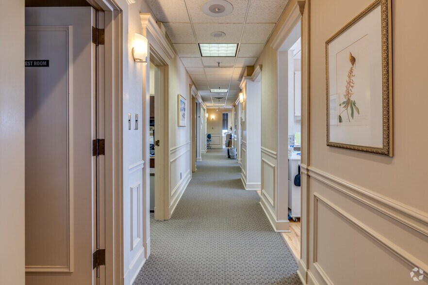 More Photos Of 401 S Boston Ave, Tulsa Office For Lease