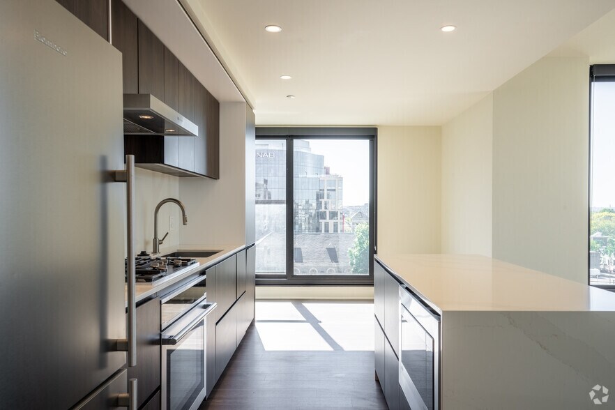 More Photos Of 1000 S Capitol St SE, Washington Apartments For Lease