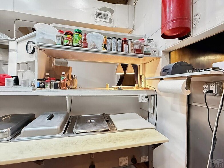 More Photos Of 424 W Northern Ave, Pueblo Restaurant For Sale