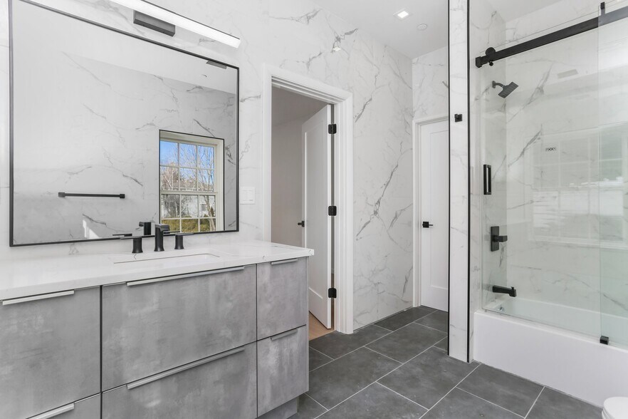 More Photos Of 63 Church St, Greenwich Apartments For Sale