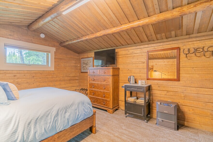 More Photos Of Quartz Lake, Delta Junction Lodge Meeting Hall For Sale