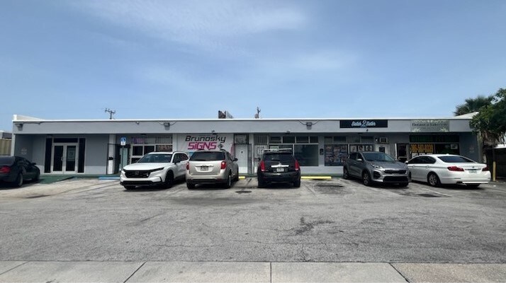 More Photos Of 8421-8431 NW 7th Ave, Miami Light Manufacturing For Lease