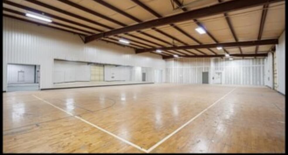 More Photos Of 10100 Hicks Field Rd, Fort Worth Warehouse For Sale