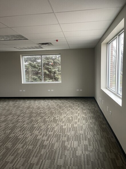 More Photos Of 1288 Rickert Dr, Naperville Medical For Lease